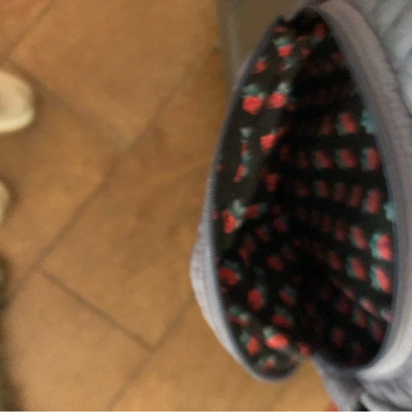 Vera Bradley Quilted Backpack in Gray preowned - Picture 2 of 4